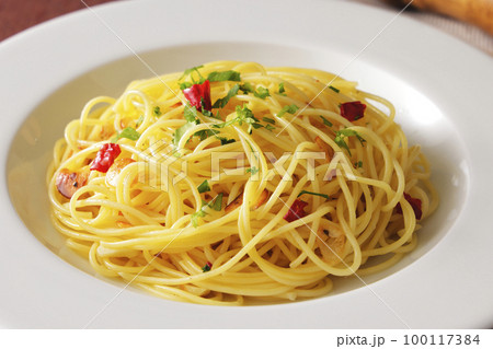 スパゲッティペペロンチーノ 100117384