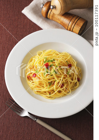 スパゲッティペペロンチーノ 100117391