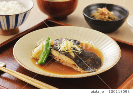 カレイの煮付け カレイの煮付け 100118098