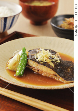 カレイの煮付け カレイの煮付け 100118104