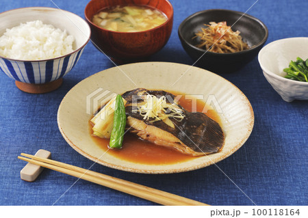 カレイの煮付け カレイの煮付け 100118164