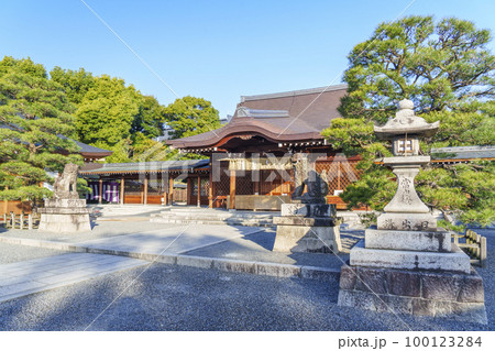 城南宮 前殿 早春の季節(京都市伏見区) 城南宮 前殿 早春の季節(京都市伏見区) 100123284