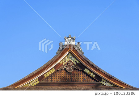 城南宮 拝殿の屋根 懸魚 破風拝飾(京都市伏見区) 城南宮 拝殿の屋根 懸魚 破風拝飾(京都市伏見区) 100123286