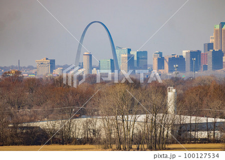 Sunny high angle view of the skyline of St Louis from Illinois Sunny high angle view of the skyline of St Louis from Illinois 100127534