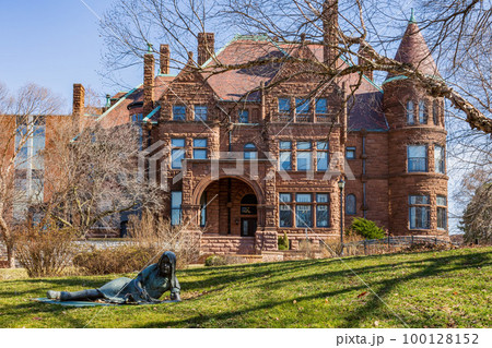 Sunny view of the Samuel Cupples House of Saint Louis University 100128152