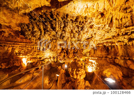 Interior view of the Meramec Caverns 100128466