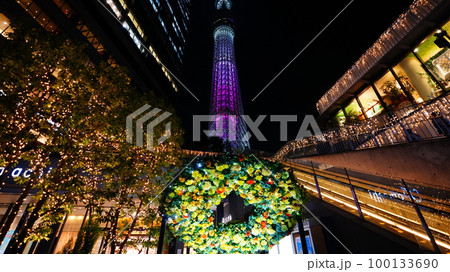 ソラマチからの東京スカイツリー夜景は、花演出も効果的 100133690