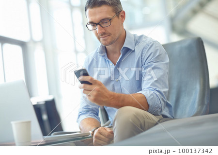 Phone, business man or corporate travel for investment strategy, finance growth or financial review. CEO, airport lobby or manager on smartphone for planning, data analysis or economy invest research 100137342