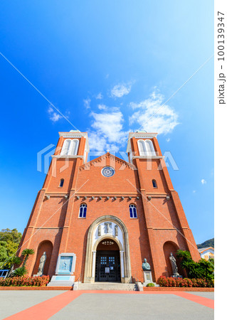 冬の浦上天主堂　長崎県長崎市 100139347