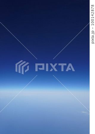 飛行機から見た空 100142878