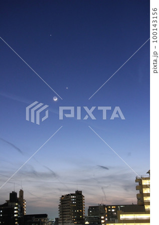 月と金星と木星 100143156