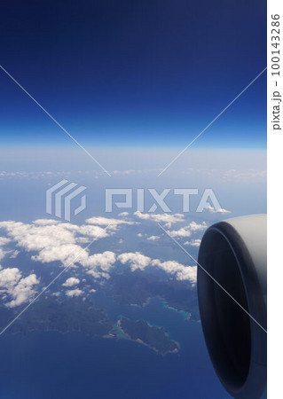 飛行機から見た奄美大島 100143286