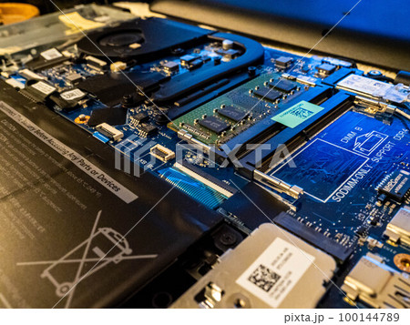 ノートパソコンの内部 ノートパソコンの内部 100144789