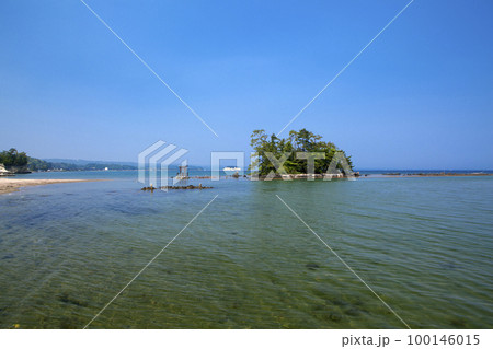 恋路海岸と弁天島 100146015