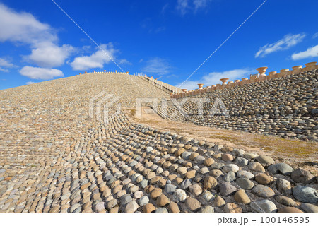五色塚古墳(兵庫県神戸市) 五色塚古墳(兵庫県神戸市) 100146595