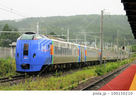 【JR北海道】キハ261系「スーパー北斗」（函館本線：新函館北斗駅） 100150210