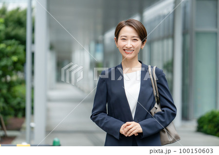 女性 スーツ ビジネス 女性 スーツ ビジネス 100150603