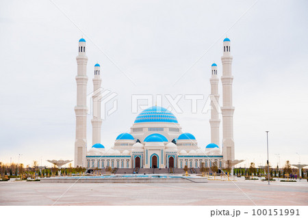 Central mosque of Astana city with four minarets, cathedral mosque. 100151991
