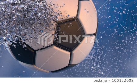 サッカーボール　水飛沫　空背景 100152008
