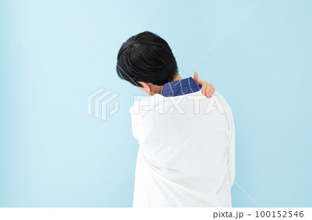 肩こり シニア 女性 顔無し 肩こり シニア 女性 顔無し 100152546