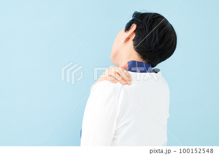 肩こり　シニア　女性　顔無し 100152548