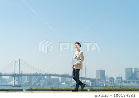 ビジネスマン 100154533