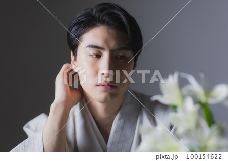 着物の男性 100154622