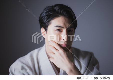 着物の男性 着物の男性 100154629