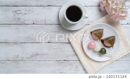 桜と和菓子とコーヒー｜三色団子(花見団子)・桜餅(道明寺)　春の和菓子　イメージ 100155184