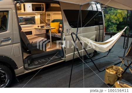 キャンピングカー 100156411
