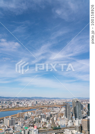 【大阪府】晴天の都内風景 100158926