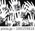 ホラーイメージ:無数の手形 100159818