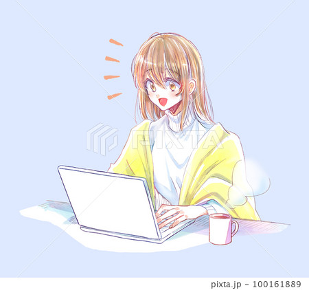 パソコンを操作する女性 笑顔 コーヒー パソコンを操作する女性 笑顔 コーヒー 100161889