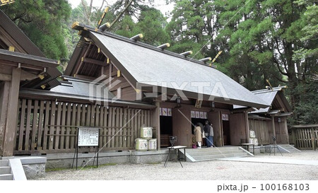神話発祥の地 天岩戸神社の神聖な境内 神話発祥の地 天岩戸神社の神聖な境内 100168103