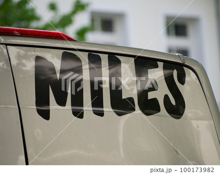 Van by MILES, the largest independent car sharing service in Germany and offers car sharing and transport sharing with mileage billing 100173982