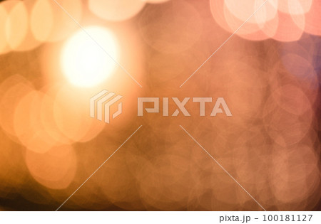 Blur out lots of yellow bokeh for the background for any media advertisement, yellow light bokeh for background, Colorful abstract facula, blurry circles, abstract background. Blur out lots of yellow bokeh for the background for any media advertisement, yellow light bokeh for background, Colorful abstract facula, blurry circles, abstract background. 100181127