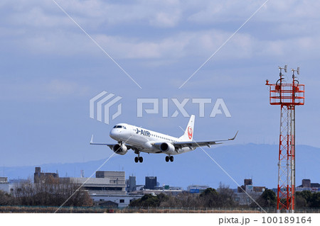 大阪伊丹空港離着陸 100189164