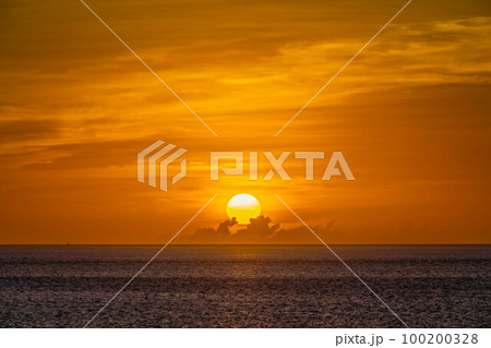 宮古島の日の出 100200328