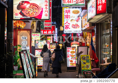 《神奈川県》横浜中華街の路地裏・夜景 100200770