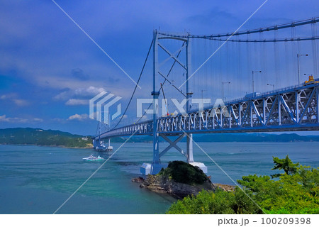 四国・鳴門海峡・鳴門公園千畳敷展望台より眺める迫力の大鳴門橋・徳島県鳴門市(8) 四国・鳴門海峡・鳴門公園千畳敷展望台より眺める迫力の大鳴門橋・徳島県鳴門市(8) 100209398