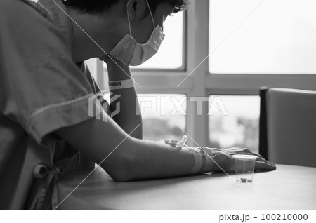 intravenous fluid for treat patient in the hospital 100210000