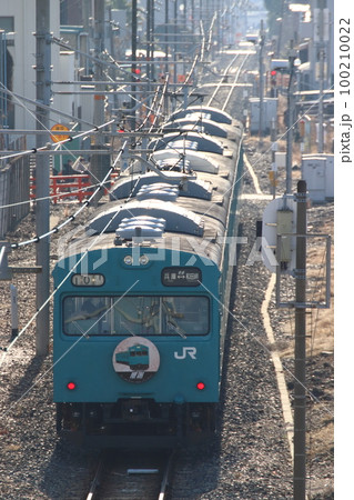 2023年春：引退間際の和田岬線103系（兵庫⇔和田岬） 100210022
