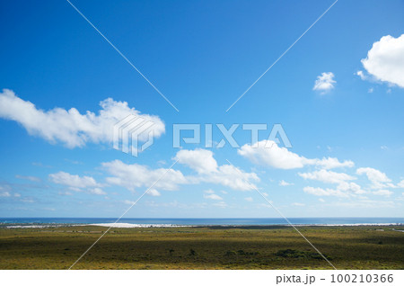 遠目から眺めるランセリン砂丘 100210366