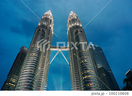 Night scene of Petronas Twin Towers Night scene of Petronas Twin Towers 100210608