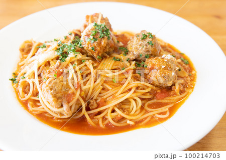 美味しいミートボールのスパゲティー 美味しいミートボールのスパゲティー 100214703