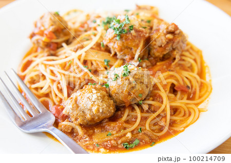 美味しいミートボールのスパゲティー 美味しいミートボールのスパゲティー 100214709