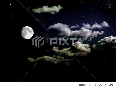 The moon in the night sky The moon in the night sky 100215189