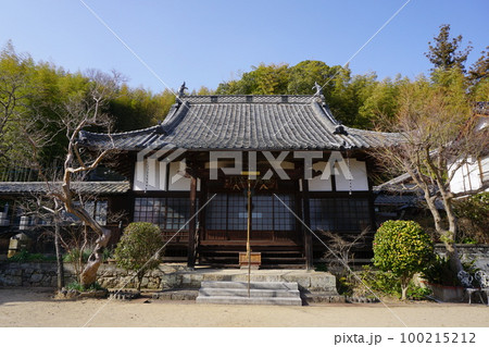 津山市城東にある浄土宗のお寺「大信寺」：本堂 100215212