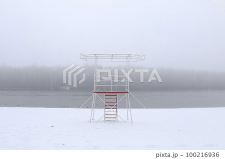 Fog on the winter beach, Chernihiv city winter fog 100216936