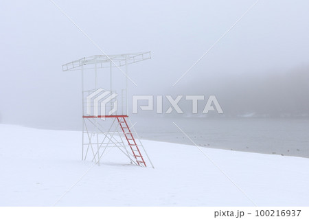 Fog on the winter beach, Chernihiv city winter fog 100216937